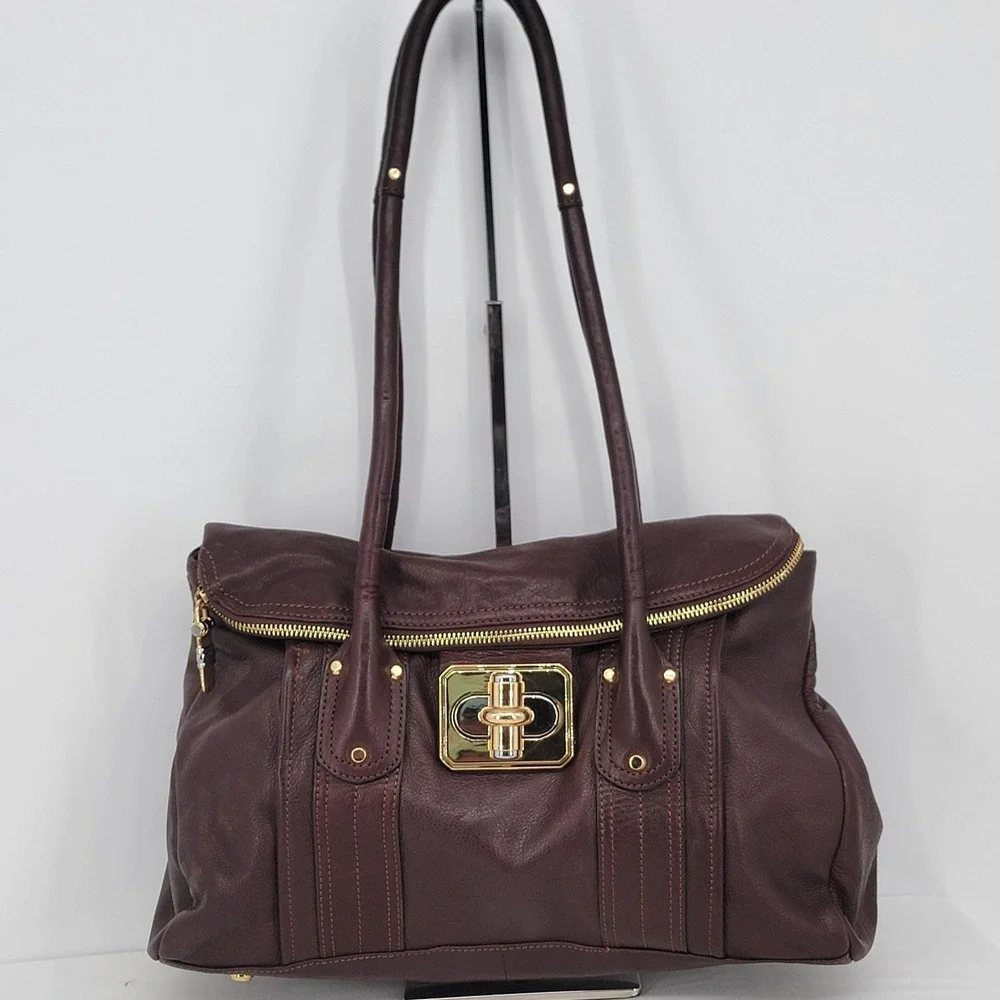 B. Makowsky Burgundy Leather Shoulder Bag Turn Lock Gold Hardware Satchel - Picture 1 of 13